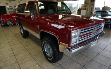 Chevrolet-K5-Blazer-1987-Classic-Car-9