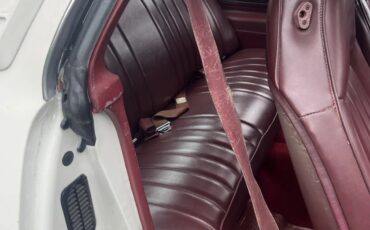 Chevrolet-Laguna-1975-Red-White-17