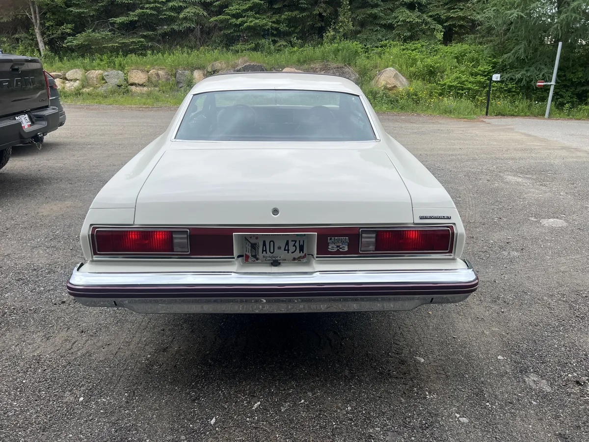 Chevrolet-Laguna-1975-Red-White-2