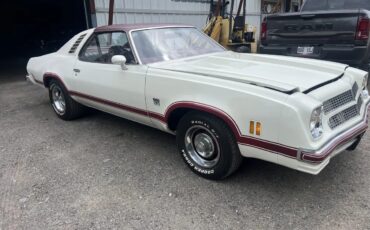 Chevrolet-Laguna-1975-Red-White