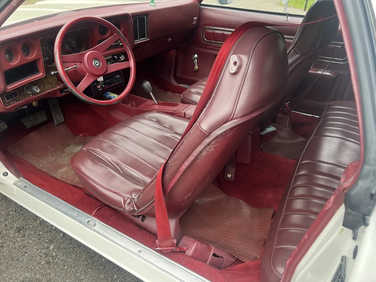 Chevrolet-Laguna-1975-Red-White-5