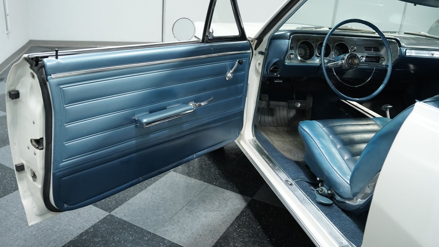 Chevrolet-Malibu-1965-Coupe-32