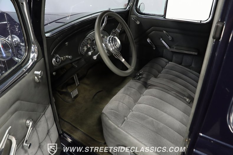 Chevrolet-Master-1933-Dark-Blue-Metallic-Gray-10