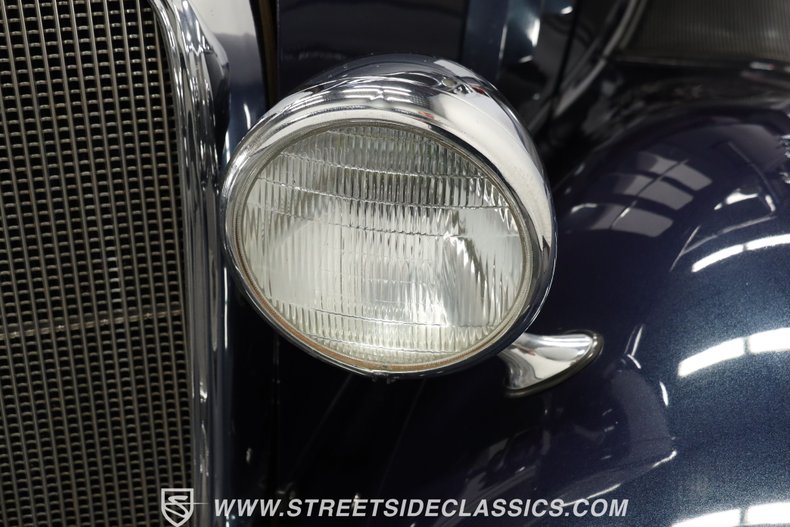 Chevrolet-Master-1933-Dark-Blue-Metallic-Gray-25