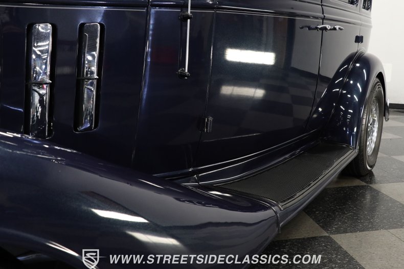 Chevrolet-Master-1933-Dark-Blue-Metallic-Gray-27