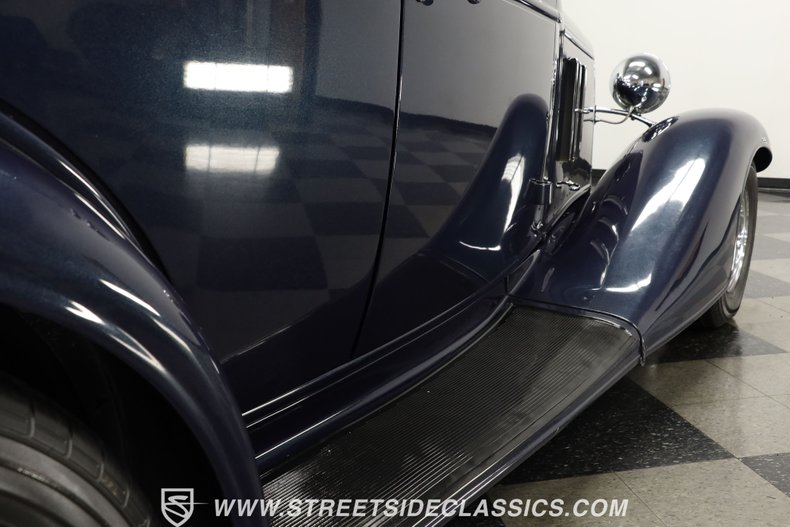 Chevrolet-Master-1933-Dark-Blue-Metallic-Gray-32
