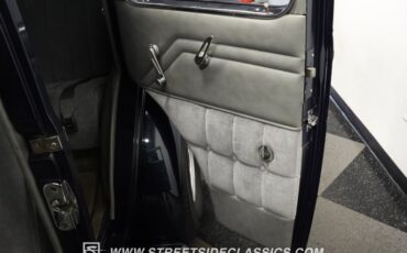Chevrolet-Master-1933-Dark-Blue-Metallic-Gray-37