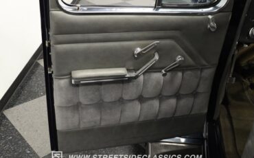 Chevrolet-Master-1933-Dark-Blue-Metallic-Gray-38