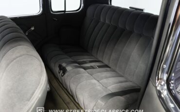 Chevrolet-Master-1933-Dark-Blue-Metallic-Gray-43