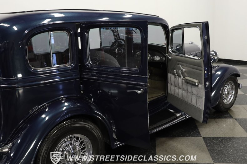 Chevrolet-Master-1933-Dark-Blue-Metallic-Gray-46