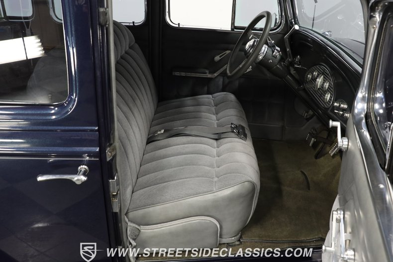 Chevrolet-Master-1933-Dark-Blue-Metallic-Gray-5