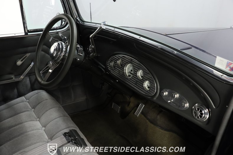 Chevrolet-Master-1933-Dark-Blue-Metallic-Gray-6