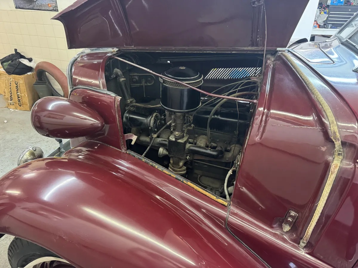 Chevrolet-Master-1937-Burgundy-Beige-1