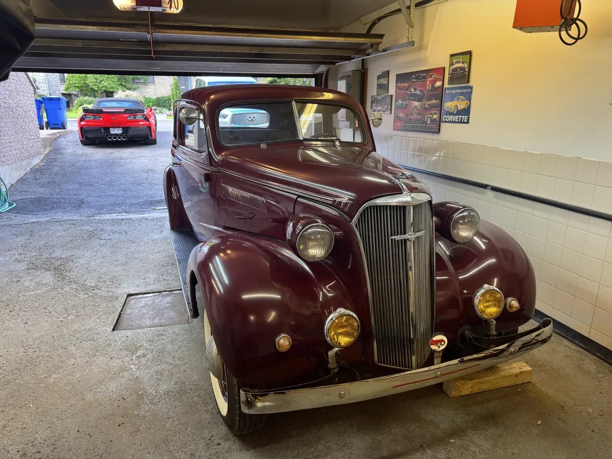 Chevrolet-Master-1937-Burgundy-Beige-15