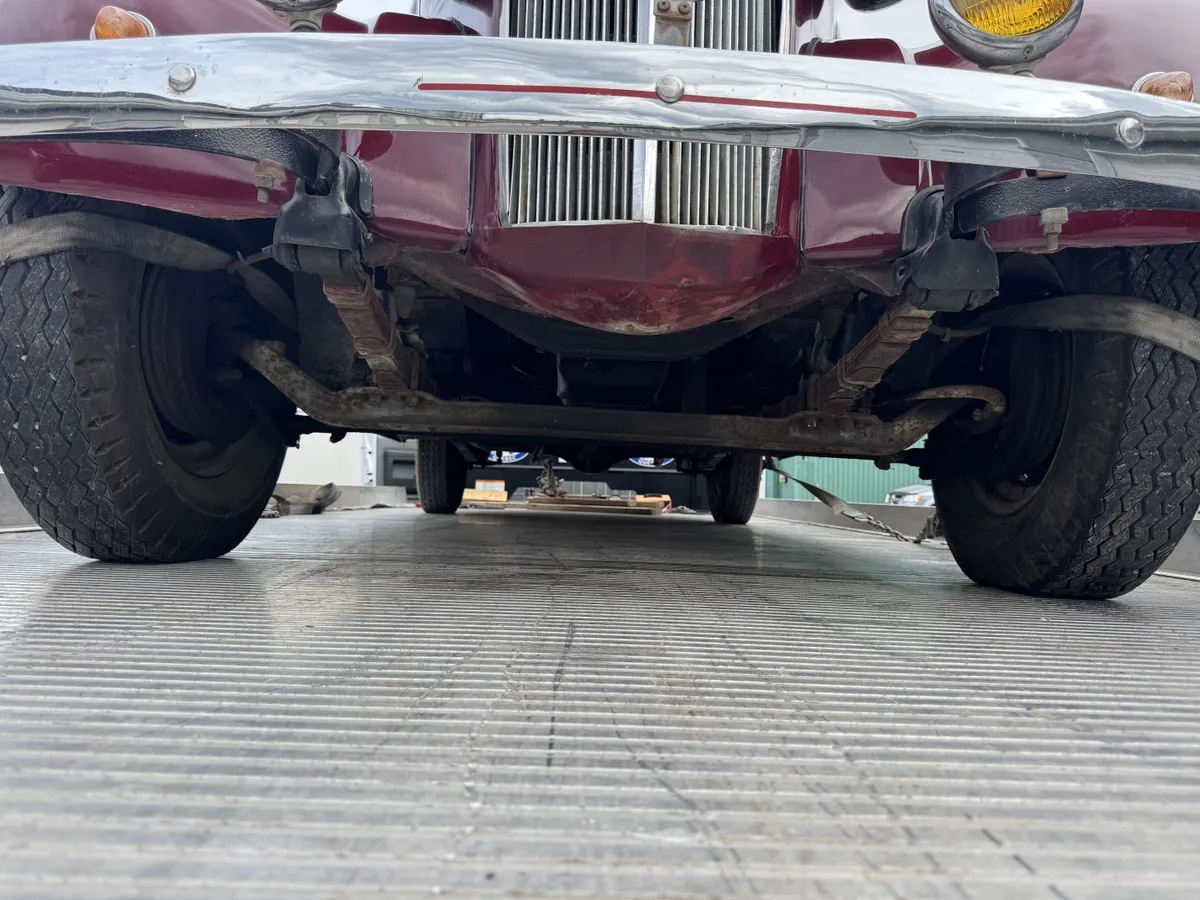 Chevrolet-Master-1937-Burgundy-Beige-16