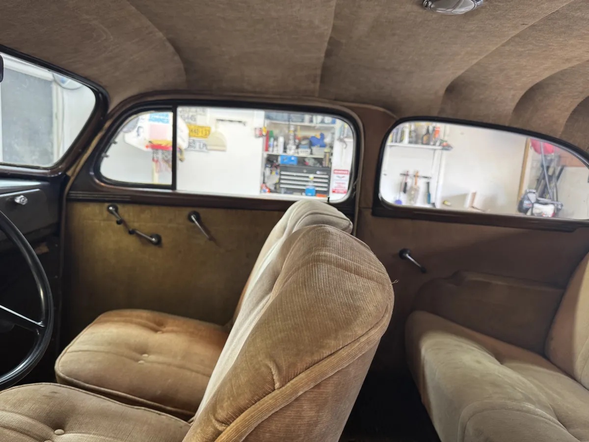 Chevrolet-Master-1937-Burgundy-Beige-8