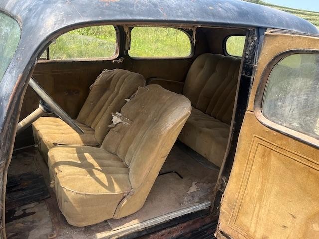 Chevrolet-Master-Coach-1935-Couch-11