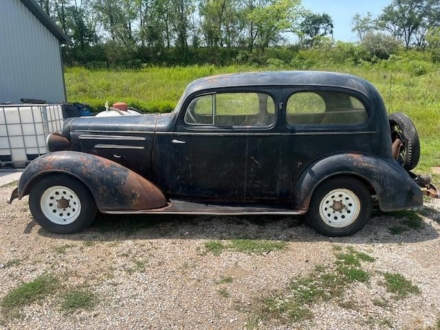 Chevrolet-Master-Coach-1935-Couch