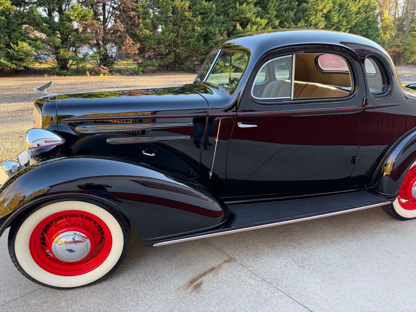 Chevrolet-Master-Deluxe-1935-Coupe-21