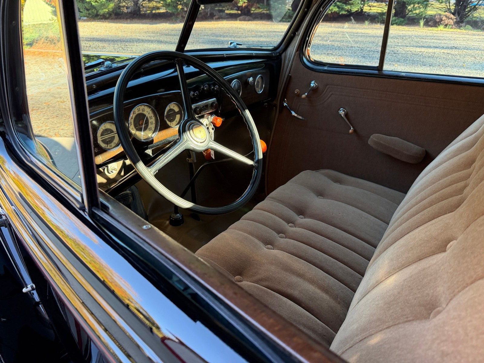 Chevrolet-Master-Deluxe-1935-Coupe-24