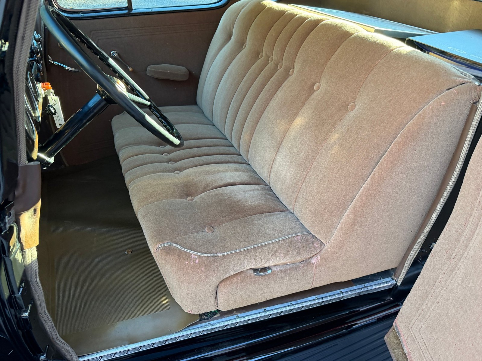 Chevrolet-Master-Deluxe-1935-Coupe-30