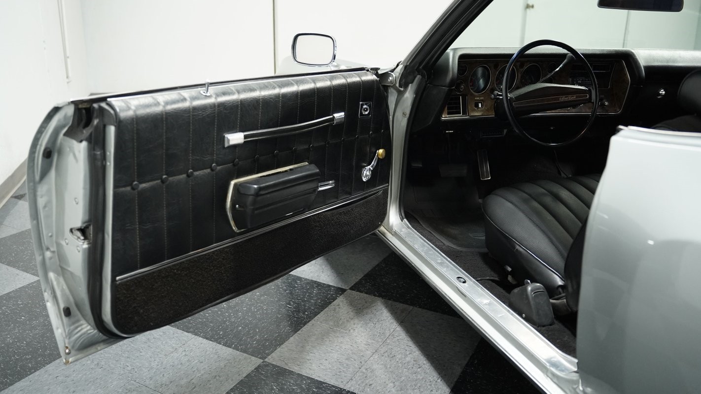 Chevrolet-Monte-Carlo-1972-Coupe-28