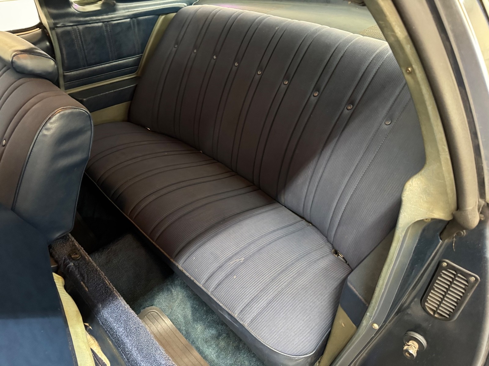 Chevrolet-Monte-Carlo-1973-34