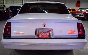Chevrolet-Monte-Carlo-1986-11