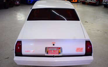Chevrolet-Monte-Carlo-1986-12