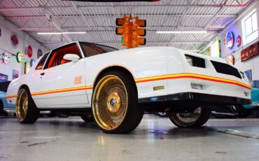 Chevrolet-Monte-Carlo-1986-2