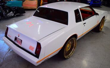 Chevrolet-Monte-Carlo-1986-9