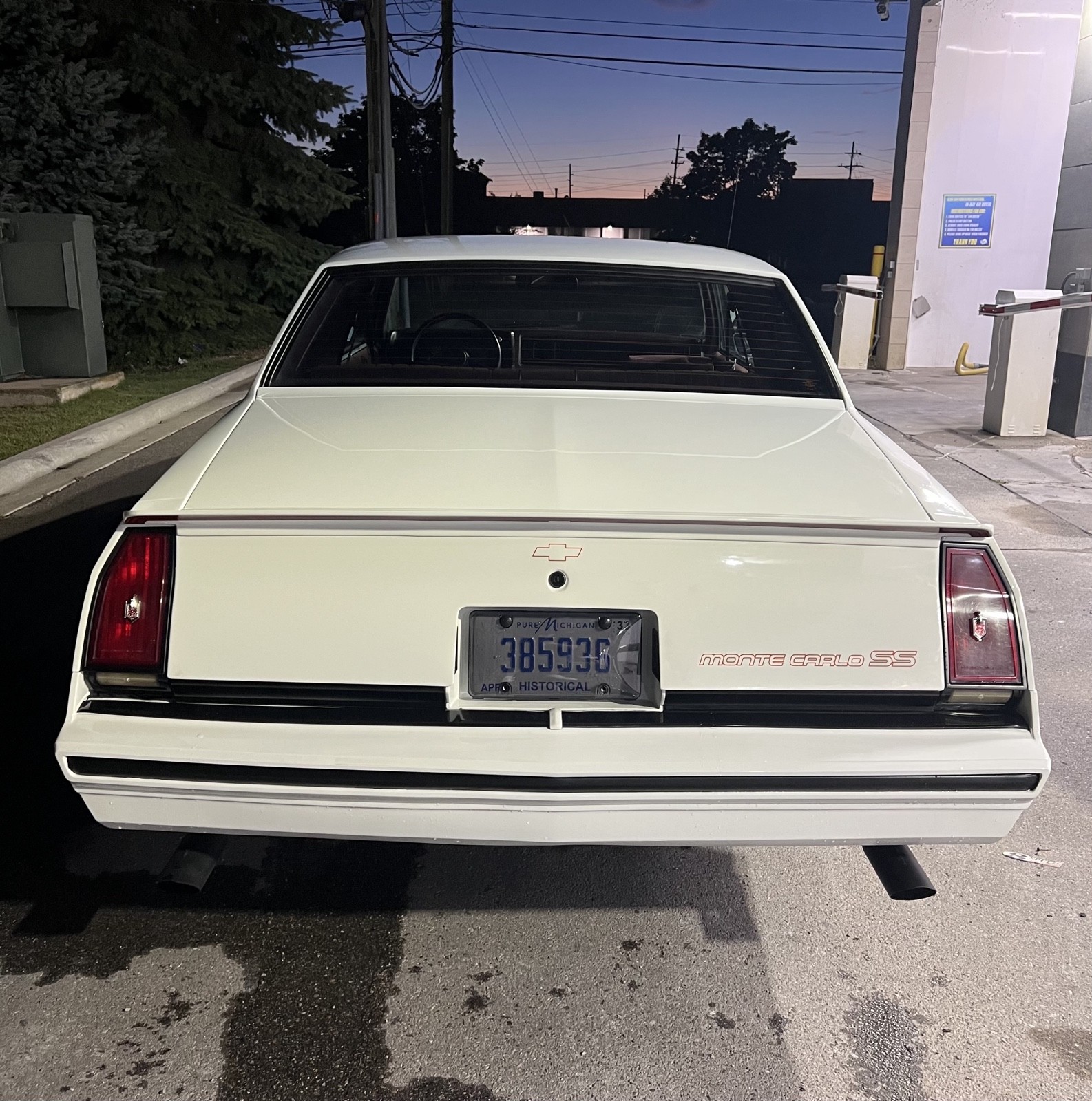 Chevrolet-Monte-Carlo-1986-Coupe-3