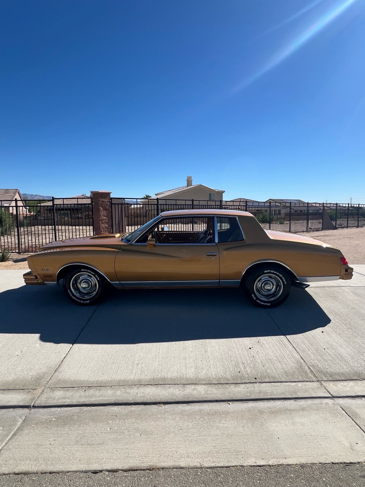 Chevrolet-Monte-Carlo-3.8-1980-1