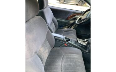 Chevrolet-Monte-carlo-1995-Pearl-White-Charcoal-Grey-Cloth-4