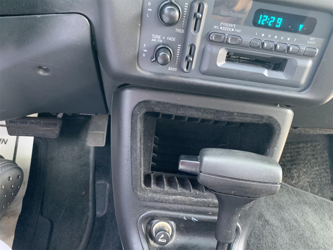 Chevrolet-Monte-carlo-1995-Pearl-White-Charcoal-Grey-Cloth-9