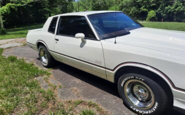 Chevrolet-Monte-carlo-ss-1985-White-Burgundy-1