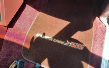 Chevrolet-Monte-carlo-ss-1985-White-Burgundy-4