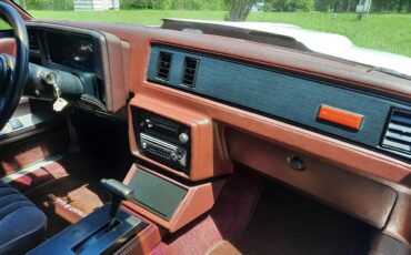 Chevrolet-Monte-carlo-ss-1985-White-Burgundy-6