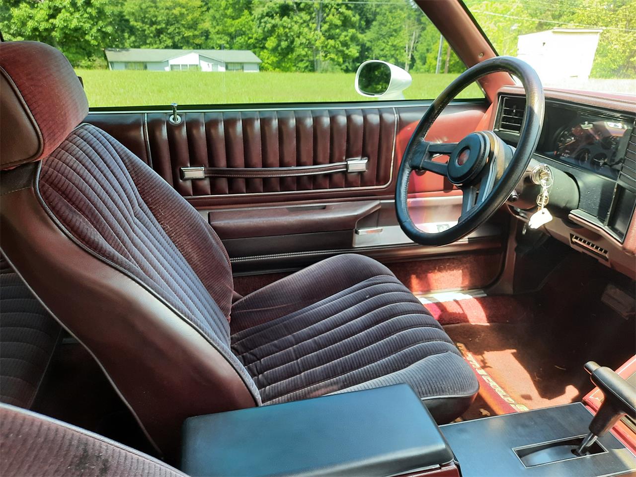 Chevrolet-Monte-carlo-ss-1985-White-Burgundy-7