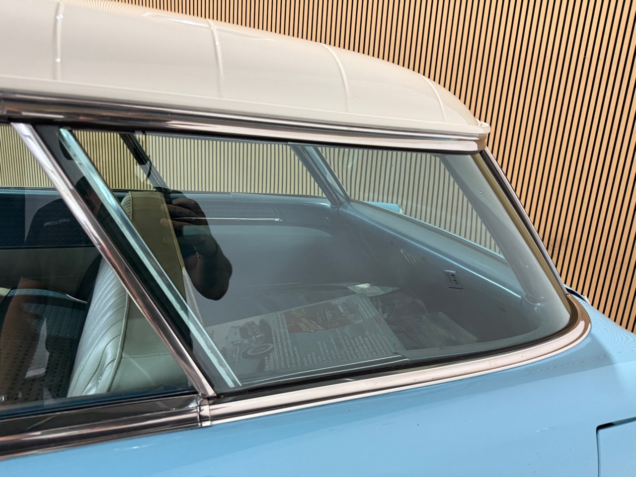 Chevrolet-Nomad-1955-Classic-Car-23