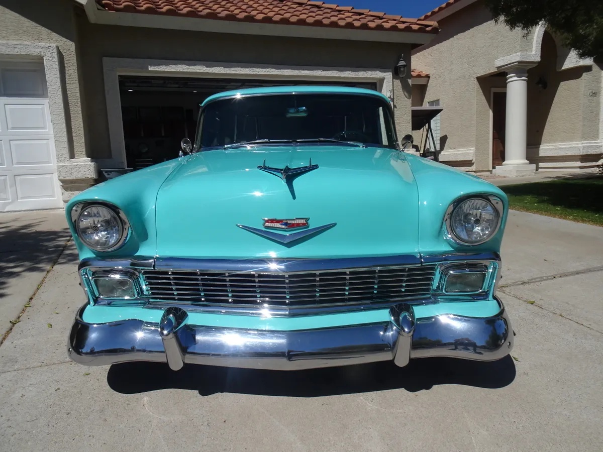 Chevrolet-Nomad-1956-Teal-Cream-1