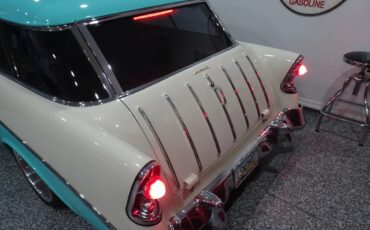 Chevrolet-Nomad-1956-Teal-Cream-19