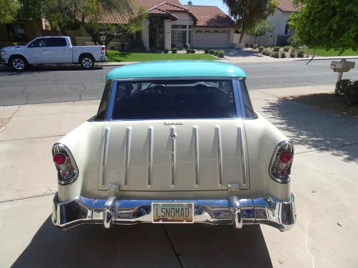 Chevrolet-Nomad-1956-Teal-Cream-5