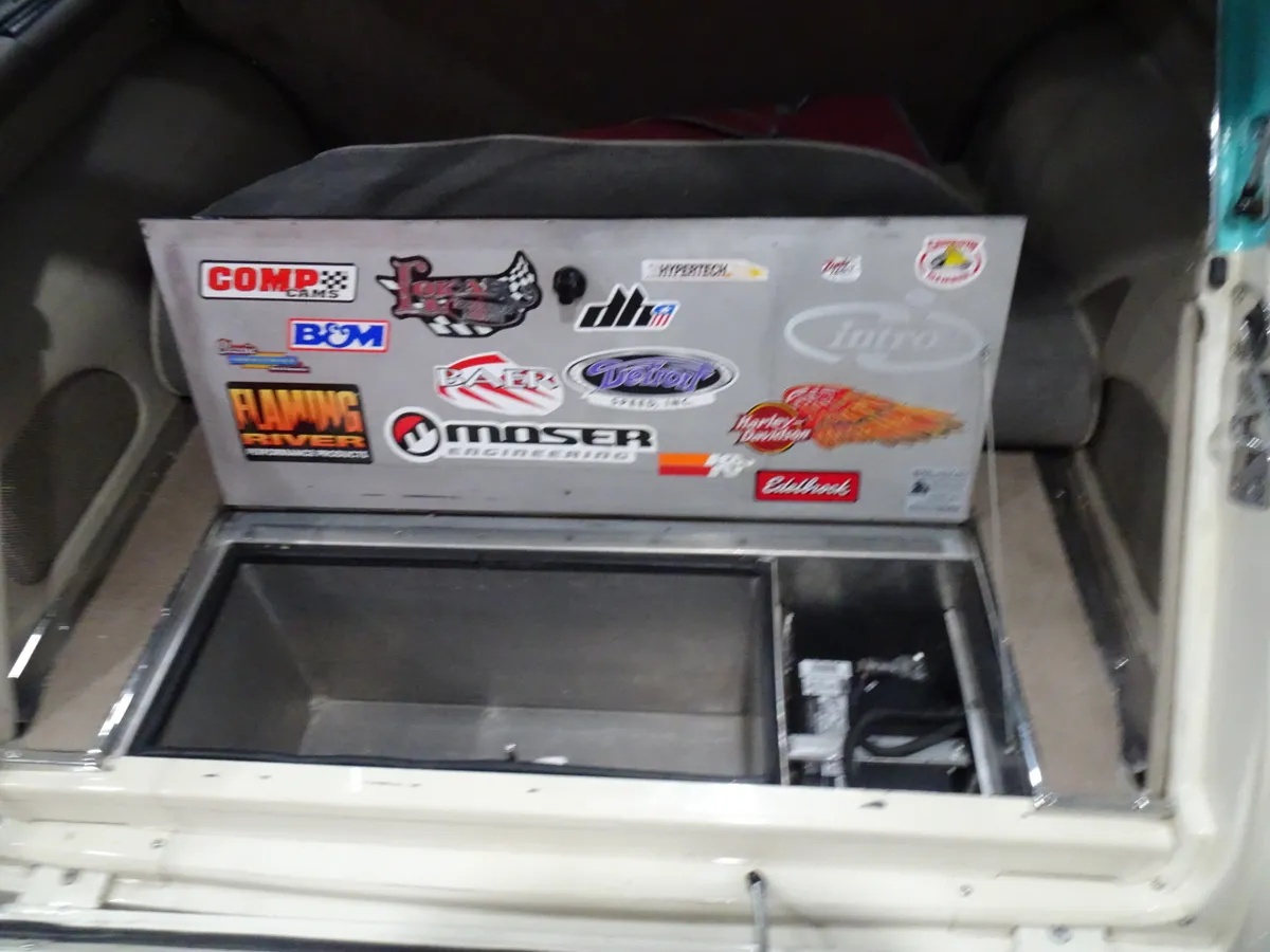 Chevrolet-Nomad-1956-Teal-Cream-7