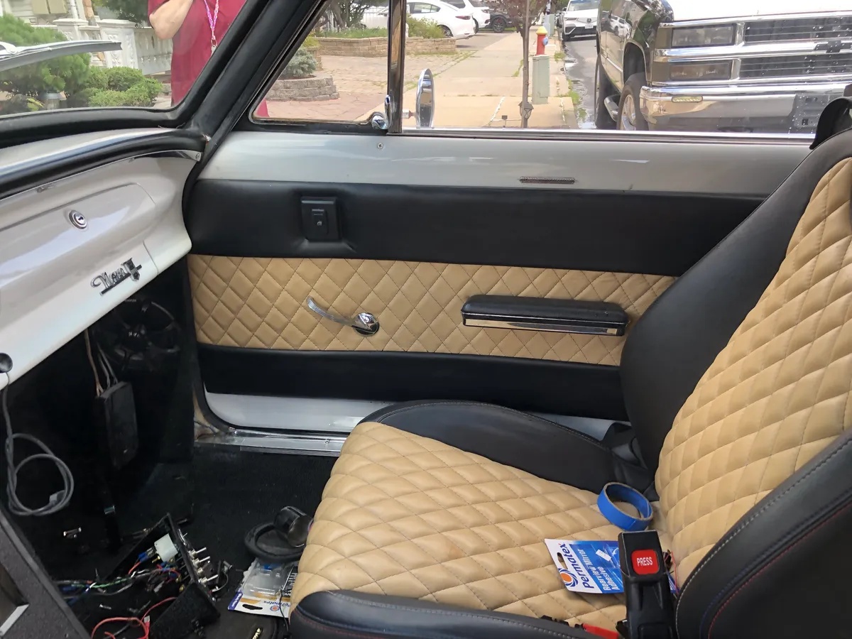 Chevrolet-Nova-1963-White-Black-12