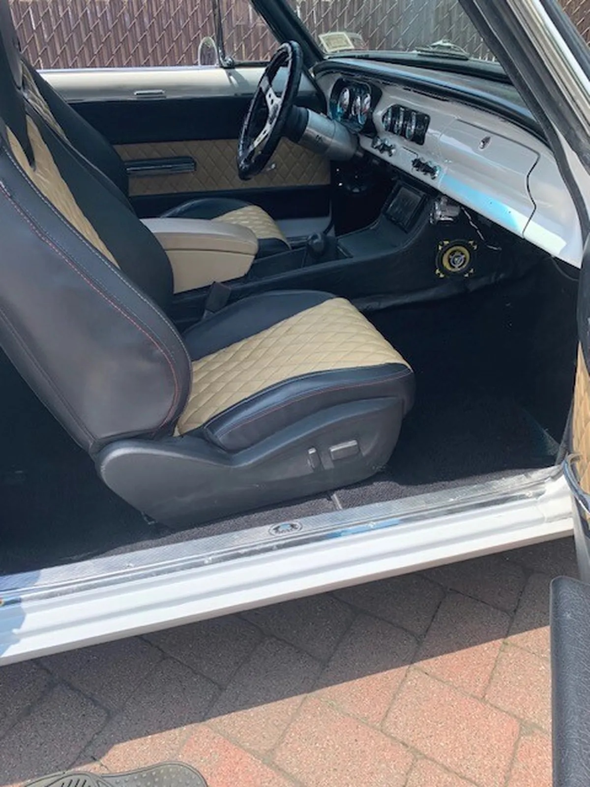 Chevrolet-Nova-1963-White-Black-4