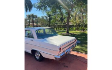 Chevrolet-Nova-1964-Pearl-White-Vintage-Green-13
