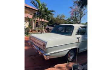 Chevrolet-Nova-1964-Pearl-White-Vintage-Green-14