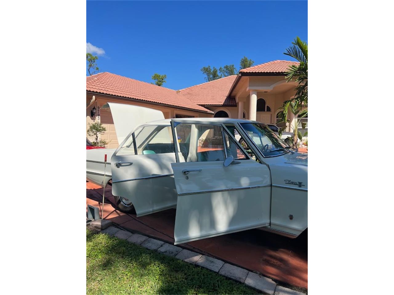 Chevrolet-Nova-1964-Pearl-White-Vintage-Green-18
