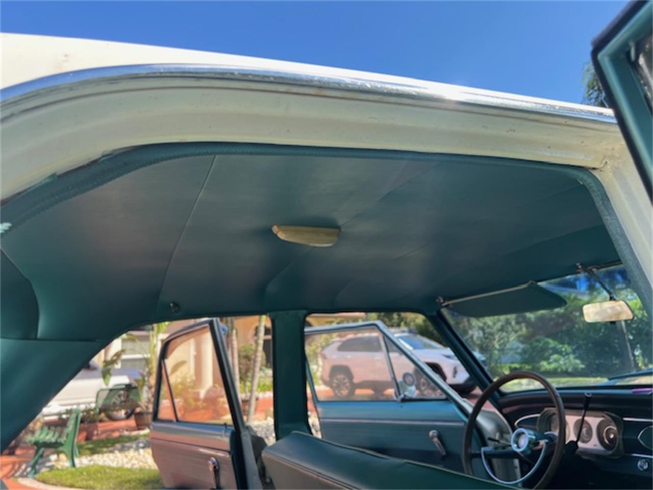 Chevrolet-Nova-1964-Pearl-White-Vintage-Green-22